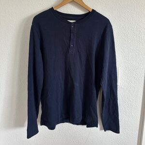 Taylor stitch long sleeve blue henley